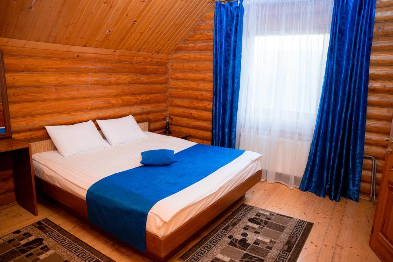 Hotel Gostiniy Dvor Non-Stop Jersón Exterior foto
