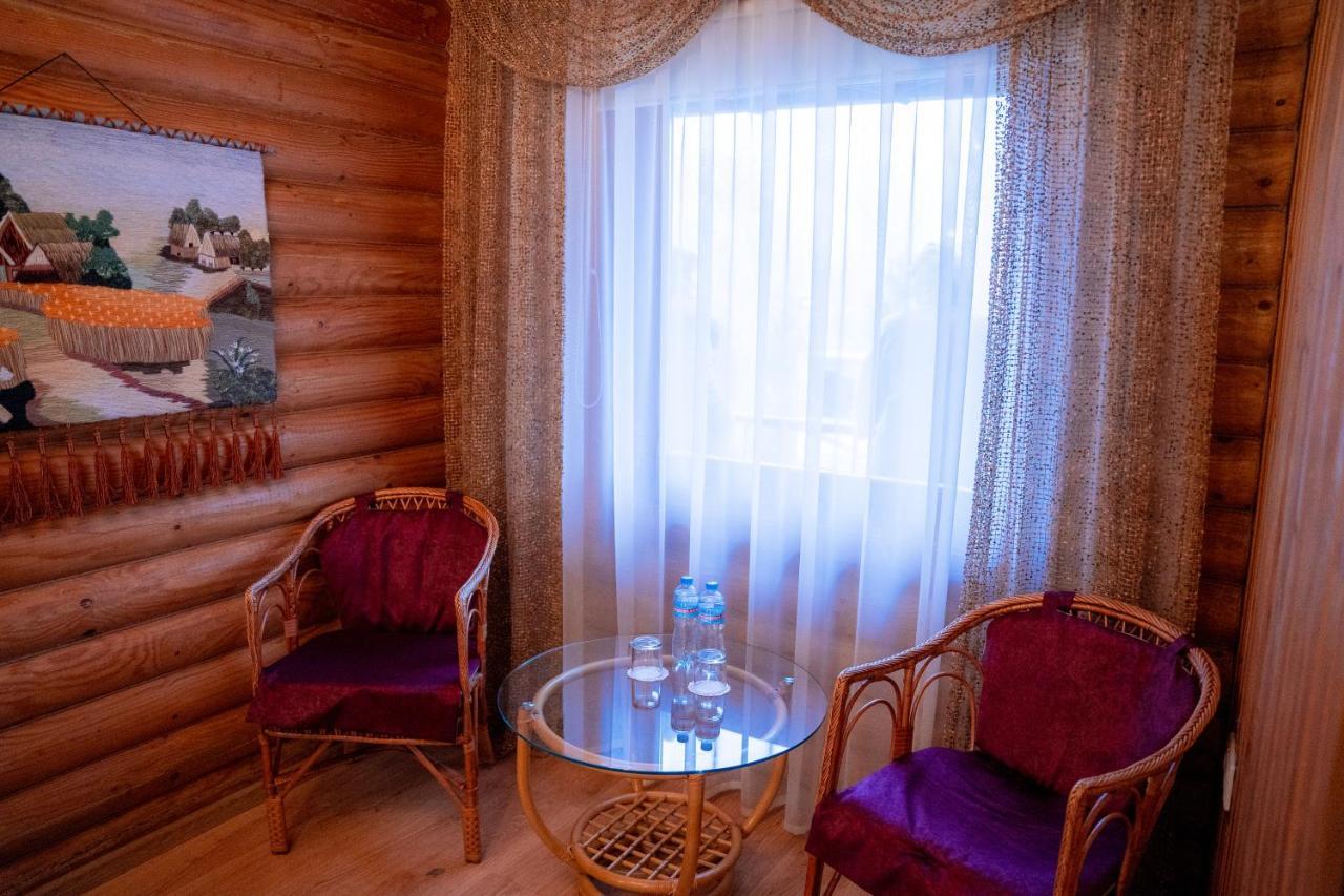 Hotel Gostiniy Dvor Non-Stop Jersón Exterior foto