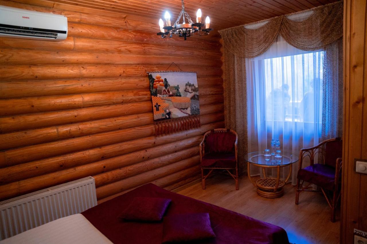 Hotel Gostiniy Dvor Non-Stop Jersón Exterior foto